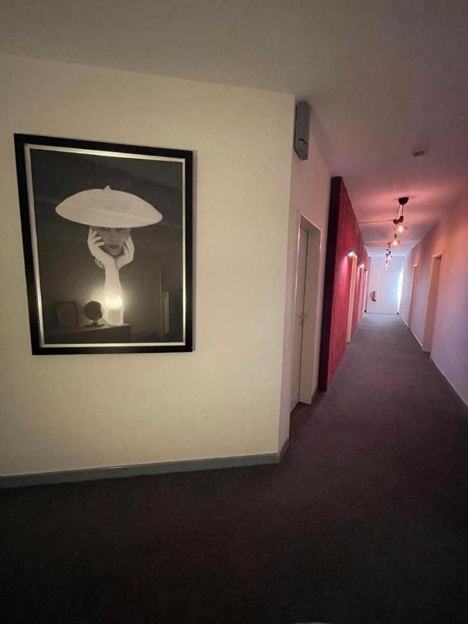 Max Hotel Duesseldorf Self-Check-In ภายนอก รูปภาพ