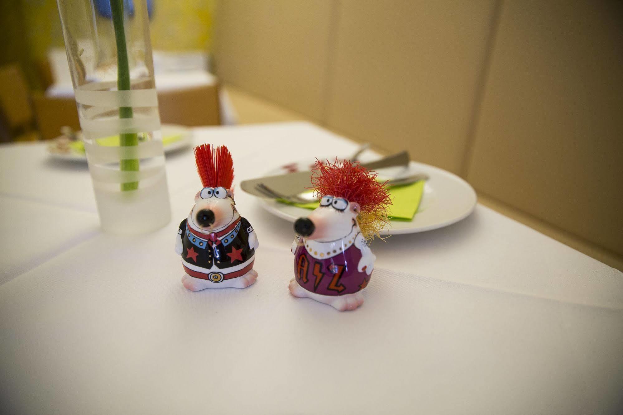 Max Hotel Duesseldorf Self-Check-In ภายนอก รูปภาพ