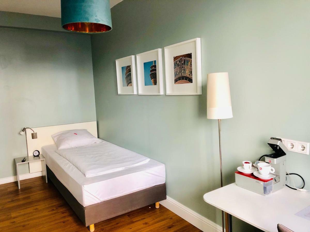 Max Hotel Duesseldorf Self-Check-In ภายนอก รูปภาพ